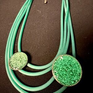 Chic Bejeweled Necklace with Textured Accents